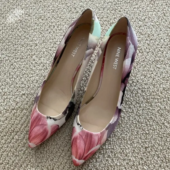 NEW Nine West Arlene Floral Multi Kitten Heels 2” Women’s Size 8 Pink NWOB
