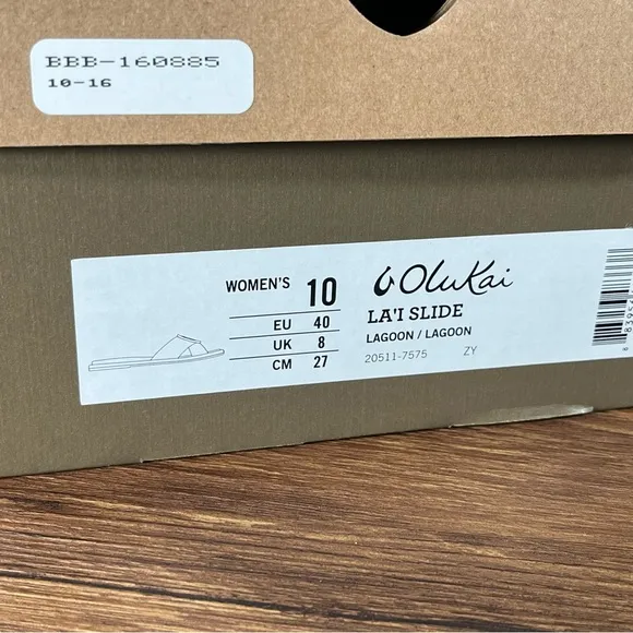 NEW OKUKAI LA ‘I Slides Sandals Women’s Size 10 Shoes Flats