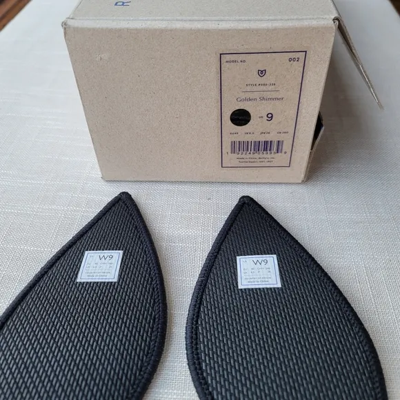 New! Rothy's size 9 Golden Shimmer Black Points Flats Womens Shoes Rothys