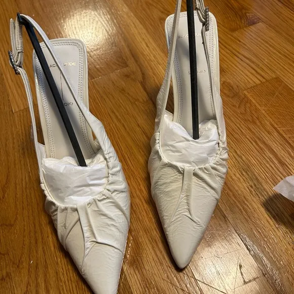 NEW size 39 ivory bridal slingback pumps