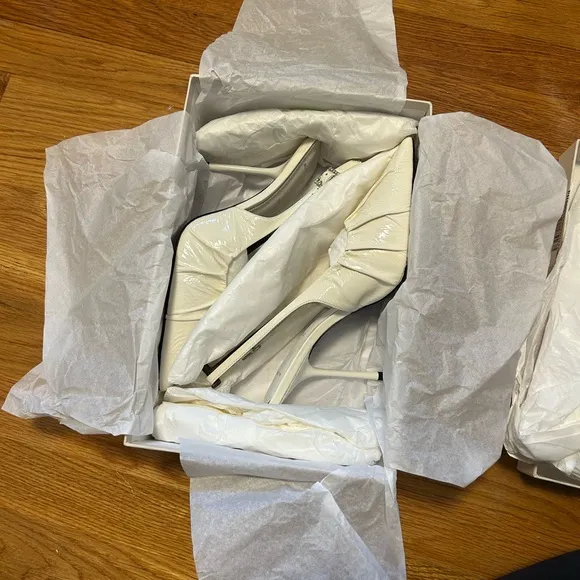 NEW size 39 ivory bridal slingback pumps