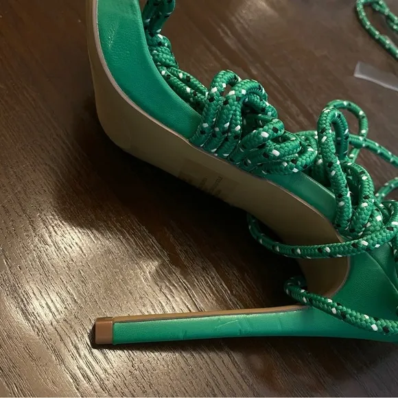 NEW Steve Madden Fiore Ankle Tie Sandal in Green Sz. 9