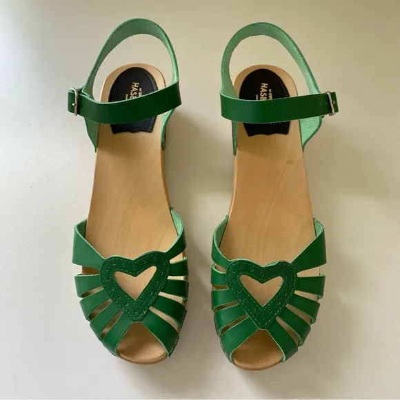 NEW Swedish Hasbeens Heart Medallion Debutant Green Sandals Size EU 41/US 11