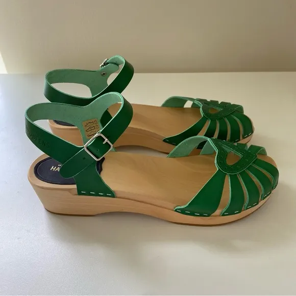 NEW Swedish Hasbeens Heart Medallion Debutant Green Sandals Size EU 41/US 11