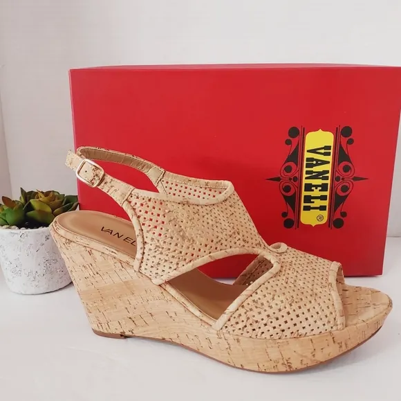 ⤵️NEW! VANELi &quot;Eleni&quot; beige open toe wedge SIZE 11