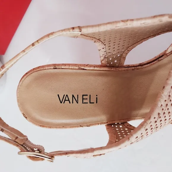 ⤵️NEW! VANELi &quot;Eleni&quot; beige open toe wedge SIZE 11