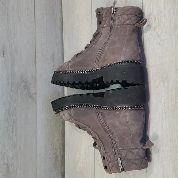 NEW Vince Camuto Women Merindil Combat Moto Booties Lace Up shoes 9.5