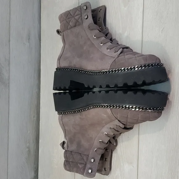NEW Vince Camuto Women Merindil Combat Moto Booties Lace Up shoes 9.5