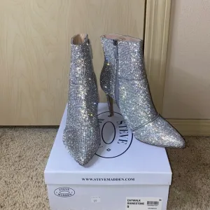 💎✨New w/ Box STEVE MADDEN Catwalk Rhinestone Booties size 9 ✨💎