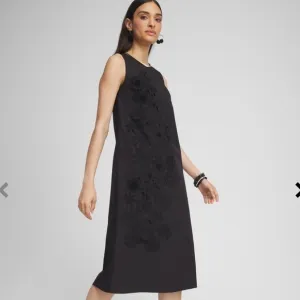 NEW with tags Chicos Black 3D Flower Applique Sleeveless Dress