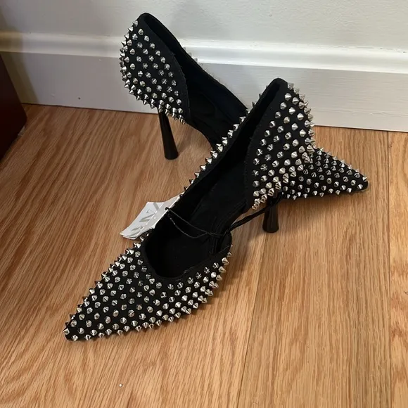 New! Zara Black Studded Women's Shoes in size 6.