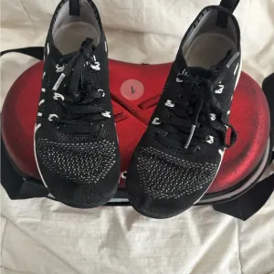 Nfinity cheer shoes size 1 girls