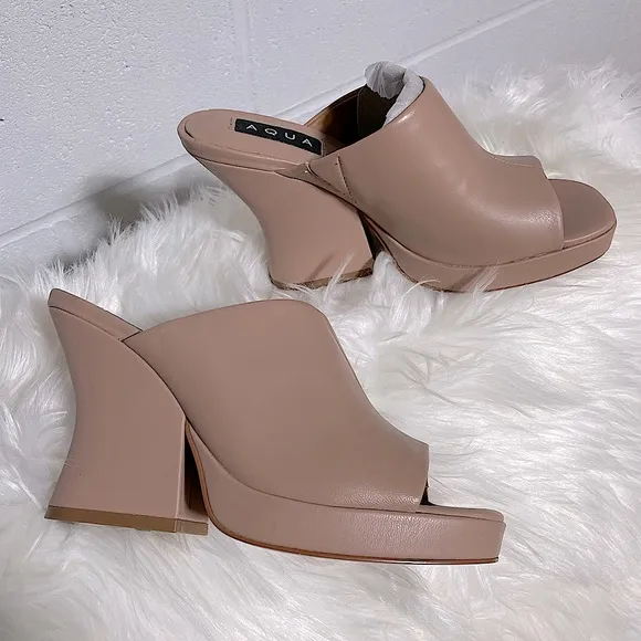 NIB 8.5/8  100% leather wedge tan platform heel mules slip on nude sandals Dani