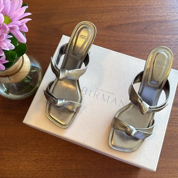 nib Alexandre Birman “Clarita” Leather Bow Two-Band Sandal Heels size 7.5