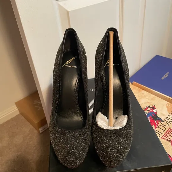 NIB BRIAN ATWOOD BFFONTANNE IN GOLD / BLACK TX SIZE 9M