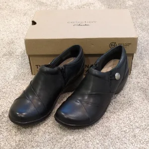 NIB Clarks Black Leather Shoes Women's size 5