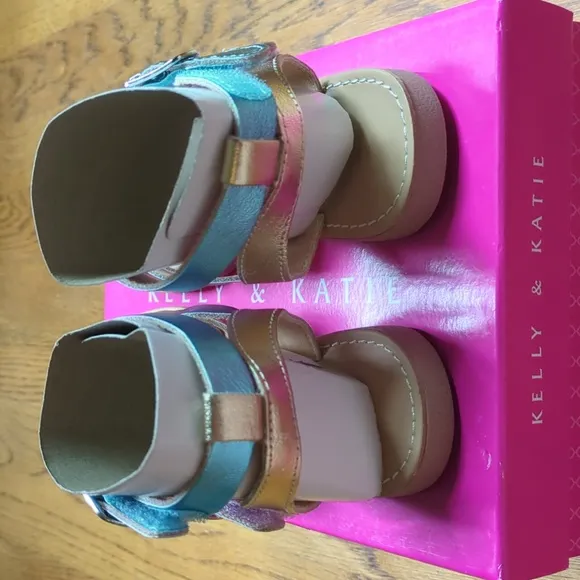 NIB Kelly &amp; Katie Chloe Gladiator Rainbow Sandal Size 12T