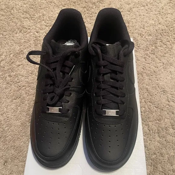 NiB Nike Air Force 1 '07 Shoes Triple Black CW2288-001 Men's Size 10.5 NEW