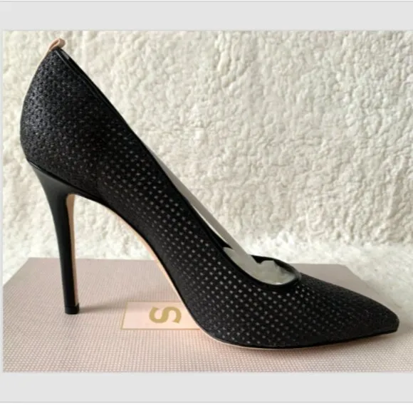 NIB SJP by Sarah J Parker Fishnet Fawn Black Mesh Glow Pumps EU 39.5 US 9 100mm