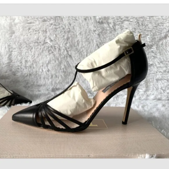 NIB SJP by Sarah Jessica Parker Carrie Black T-Strap Pumps EU 39 US 8.5 100mm