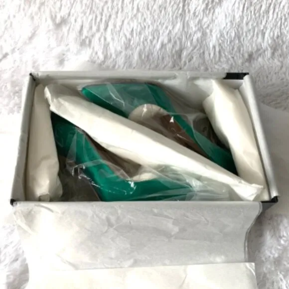 NIB SJP by Sarah Jessica Parker Fawn Satin Pumps EU 37.5 US6.5 Emerald Green 100