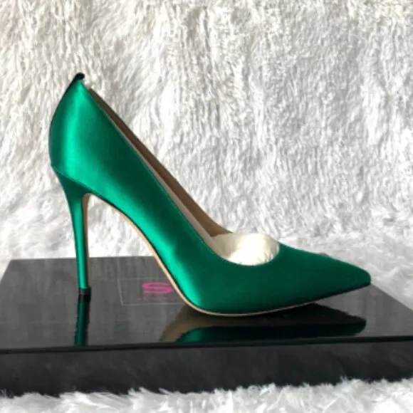 NIB SJP by Sarah Jessica Parker Fawn Satin Pumps EU 37.5 US6.5 Emerald Green 100