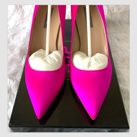 NIB SJP by Sarah Jessica Parker Fawn Satin Pumps EU 38.5 US 7.5 Pink Candy 70mm