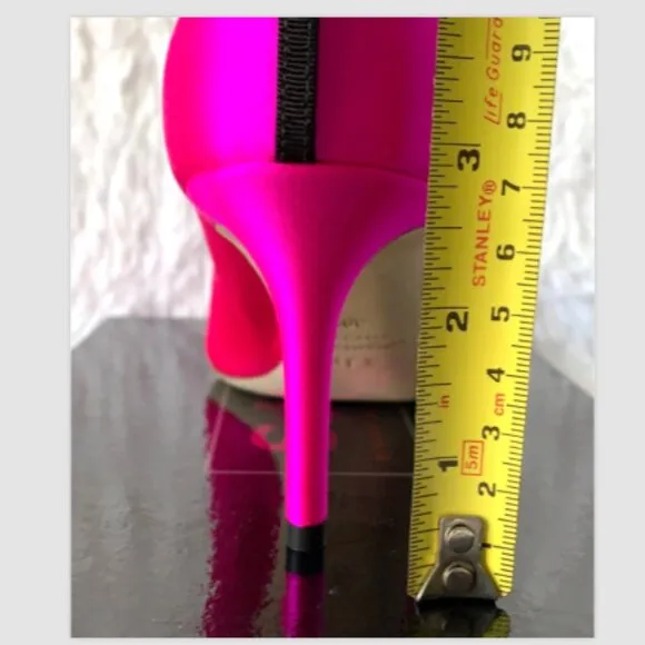 NIB SJP by Sarah Jessica Parker Fawn Satin Pumps EU 38.5 US 7.5 Pink Candy 70mm