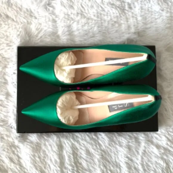 NIB SJP by Sarah Jessica Parker Fawn Satin Pumps EU39.5 US8.5 Emerald Green 100
