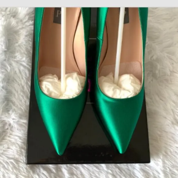 NIB SJP by Sarah Jessica Parker Fawn Satin Pumps EU39.5 US8.5 Emerald Green 100