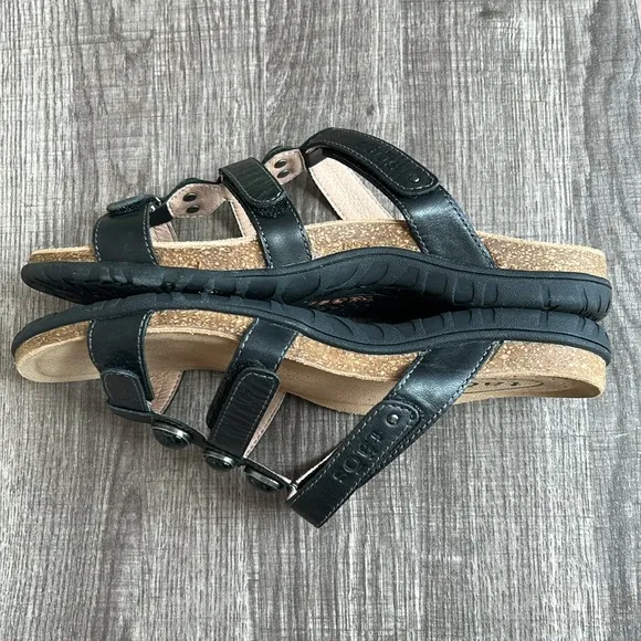 NIB Taos Footwear Women’s Gemma Black Leather Sandals Adjustable Straps Marble 8