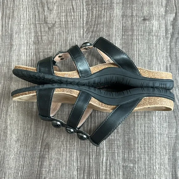 NIB Taos Footwear Women’s Gemma Black Leather Sandals Adjustable Straps Marble 8