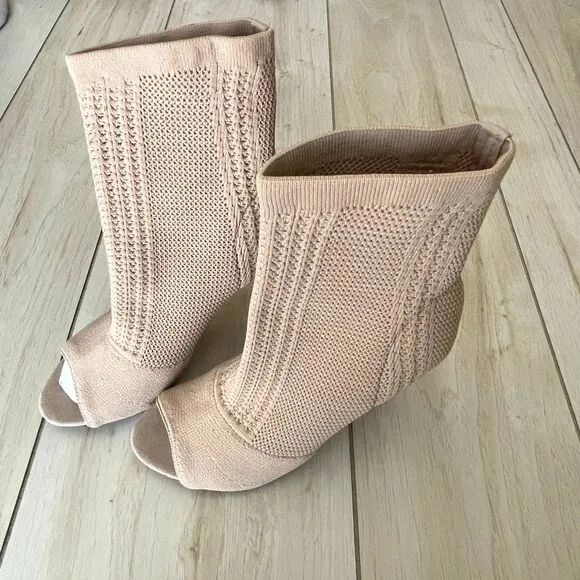 Nicole Miller New York Heels | Size 8 | Cream &amp; Pink | Feminine, Chic, Elegant