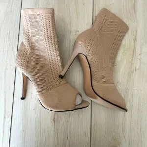Nicole Miller New York Heels | Size 8 | Cream &amp; Pink | Feminine, Chic, Elegant