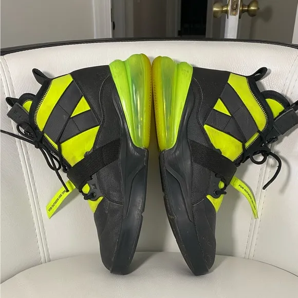 Nike Air Force 270 Utility 270s Black Volt AQ0572-001 Mens Size 10.5 RARE