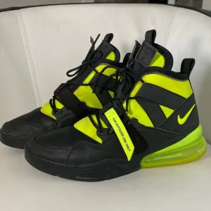 Nike Air Force 270 Utility 270s Black Volt AQ0572-001 Mens Size 10.5 RARE