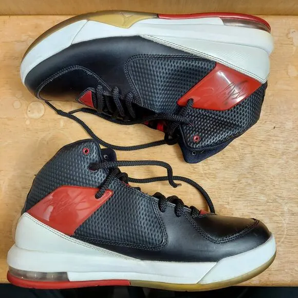 Nike Air Jordan Incline 705796-001 Men's US 9.5 Black Red Basketball Shoes EUC