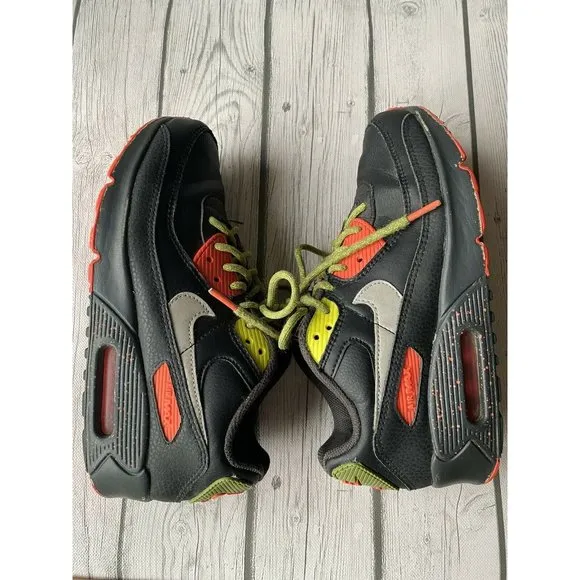 Nike Air Max 90 LTR (GS) Black/Silver/ Smoke Grey Shoes Size 6Y.