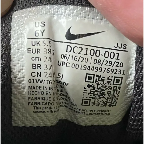 Nike Air Max 90 LTR (GS) Black/Silver/ Smoke Grey Shoes Size 6Y.