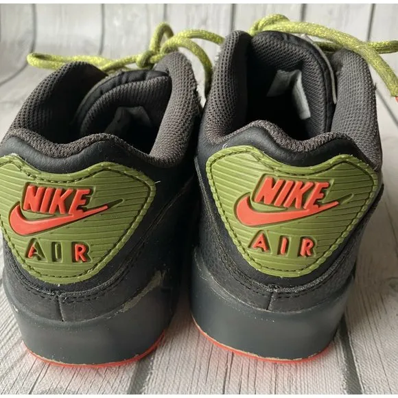 Nike Air Max 90 LTR (GS) Black/Silver/ Smoke Grey Shoes Size 6Y.