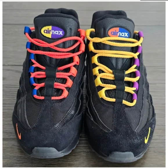 Nike Air Max 95 Premium NY VS. LA Sneakers  Size 10