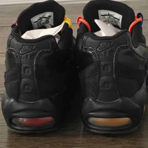Nike Air Max 95 Premium NY VS. LA Sneakers  Size 10