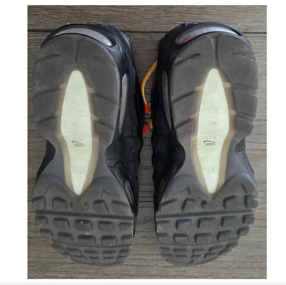 Nike Air Max 95 Premium NY VS. LA Sneakers  Size 10
