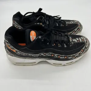 Nike Air Max 95 SE AV6246-001 9.5 Just Do It Sneaker Shoes 2018 Black Orange