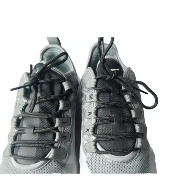 Nike Air Max Axis Women's Shoes Size 8 White~Black~White AA2168-100