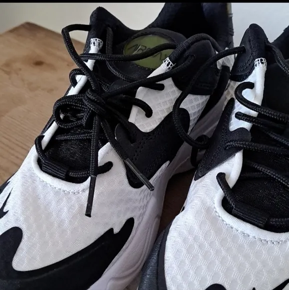 Nike  Air Max size 6.5 Air Max 2X 'White Black'Nike