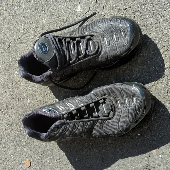 Nike air max youth black shoes