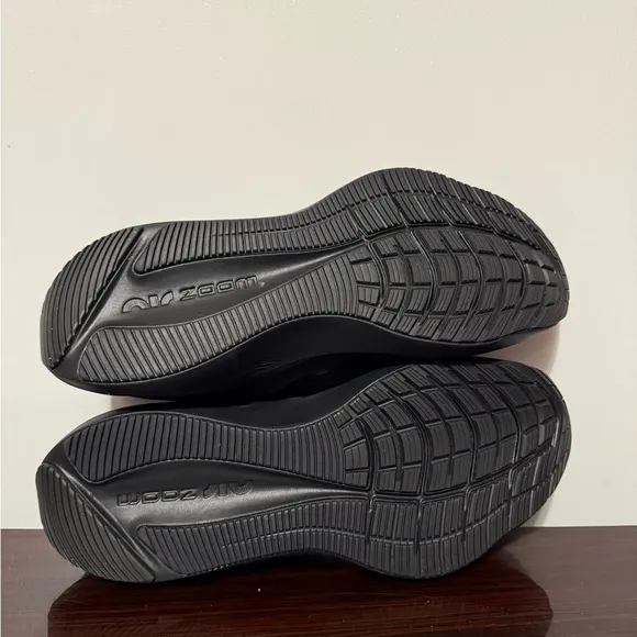 Nike Air Zoom Winflo Mens Size 13 Shoes Black Anthracite CJ0291-001 Running