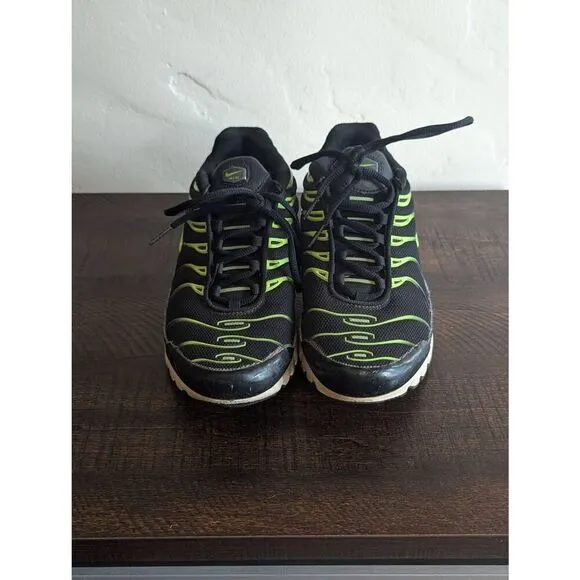 Nike Air Max Plus Youth Black and Neon Green Sneaker Shoes - Size 7Y