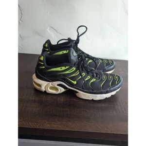 Nike Air Max Plus Youth Black and Neon Green Sneaker Shoes - Size 7Y